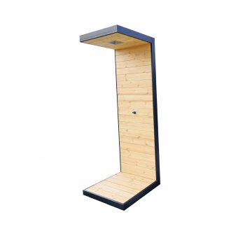 Moderne utedusj i tre og metall