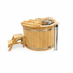 Badestamp i tre med intern ovn